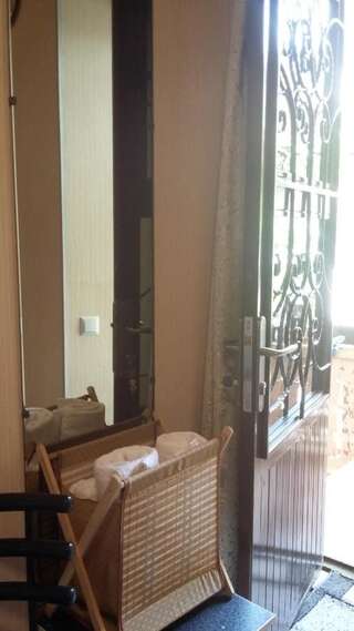 Гостевой дом Joniskera Тбилиси Двухместный номер Делюкс с 1 кроватью и дополнительной кроватью-7